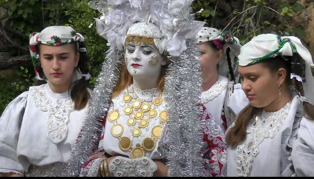 Nga Tradita Kërçovare – Poezi nga Isnije Dervishi – Amiti