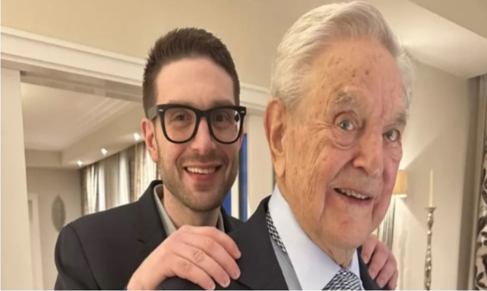 George Soros i dorëzon “perandorinë” prej 25 miliardë dollarëve djalit Alex..!