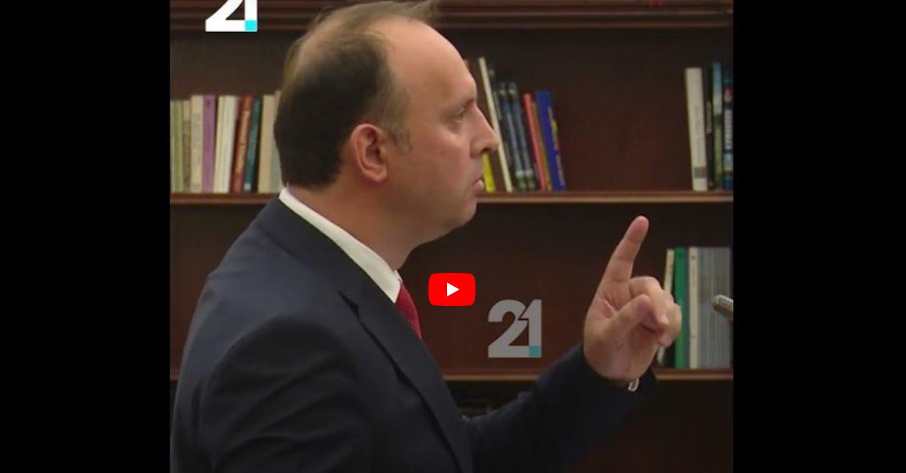 “Mshele gojën kur flas unë, idiot”, devijon debati mes Afrim Gashit dhe Arbër Ademit..! (VIDEO)