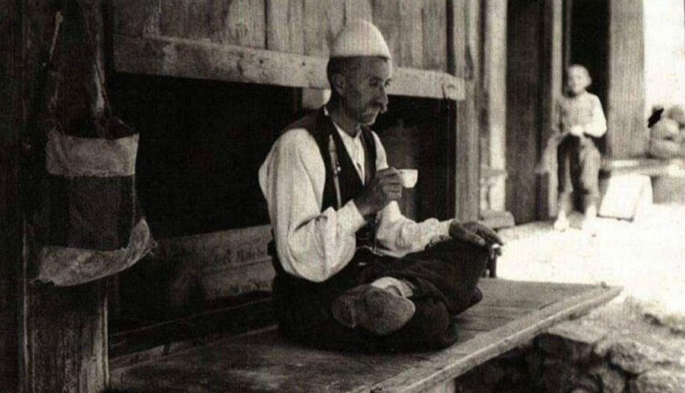 Simbolikat e pirjes së kafes tek shqiptarët ?