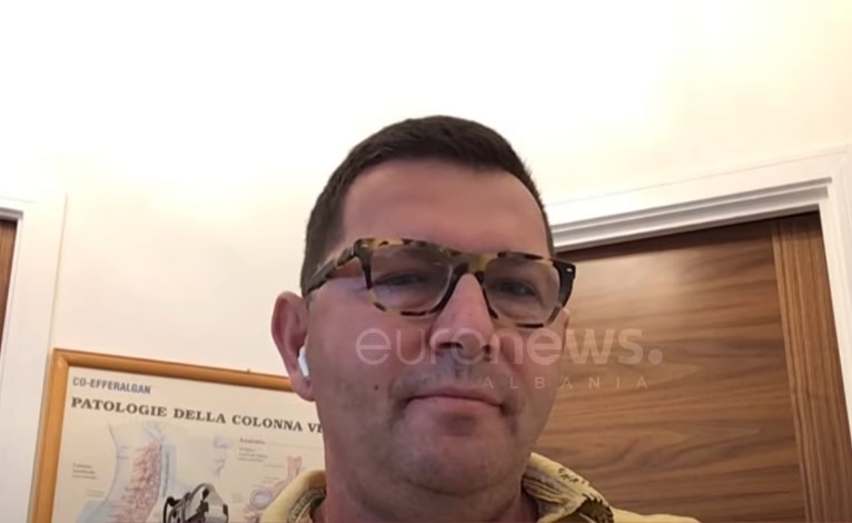 Mjeku i bën thirrje shqiptarëve: Jo kafe me raki që në mëngjes, mësoni të pini ujë..