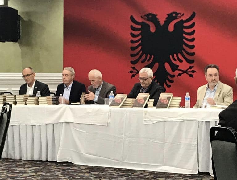 Në Çikago u promovua monografia “Sali Ramadani-deputeti i krenarisë kombëtare”(FOTO)