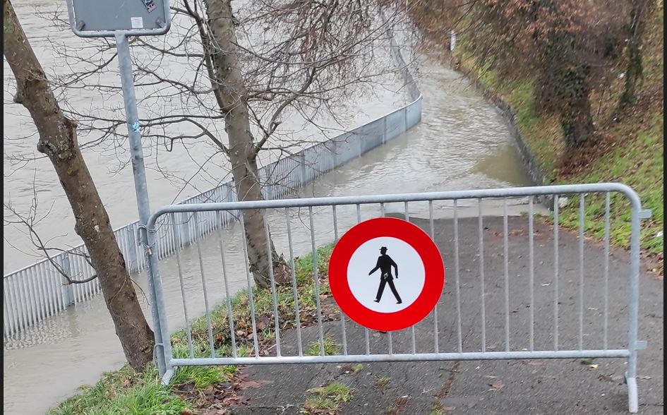 Alarmet për përmbytje vazhdojnë në disa pjesë të Zvicrës..!