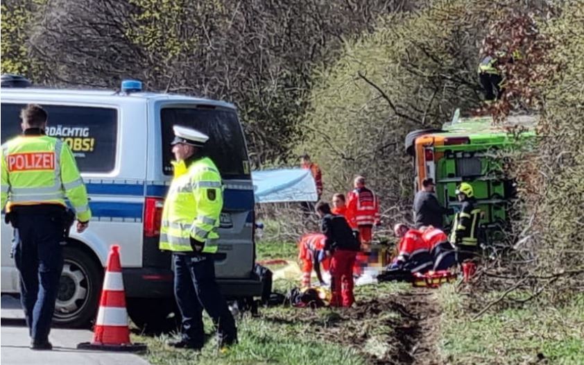 Pesë të vdekur në një aksident të autobusit në Gjermani..!