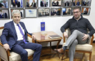Mickoski: Ali Ahmeti më dërgon njerëz për të bërë qeveri me VMRO-në..!