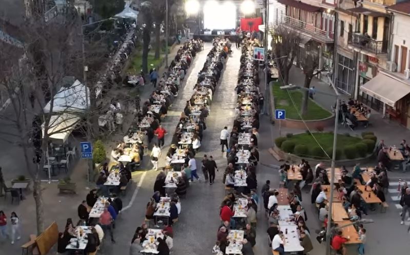 Pamje nga iftari madhështorë në Kërçovë..(VIDEO)