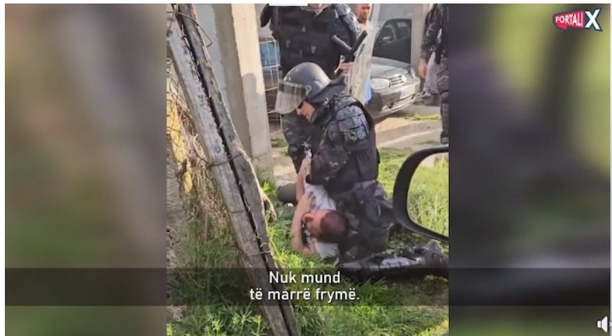 “Nuk mund të marrë frymë”! Pamje të reja nga arrestimi i gazetarit Furkan Saliu..! (VIDEO)