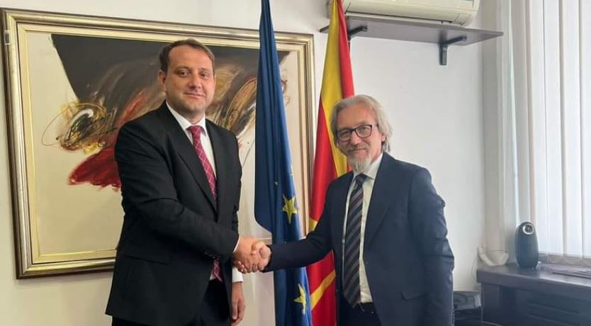 Ministri për Politikë Sociale Fatmir Limani takim me Ambasadorin e Republikës së Kosovës, Florian Qehaja