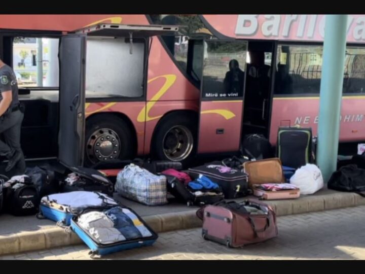 Tmerrohen mërgimtarët: Autobusi u kontrollohet për 9 orë për drogë në Hungari..!