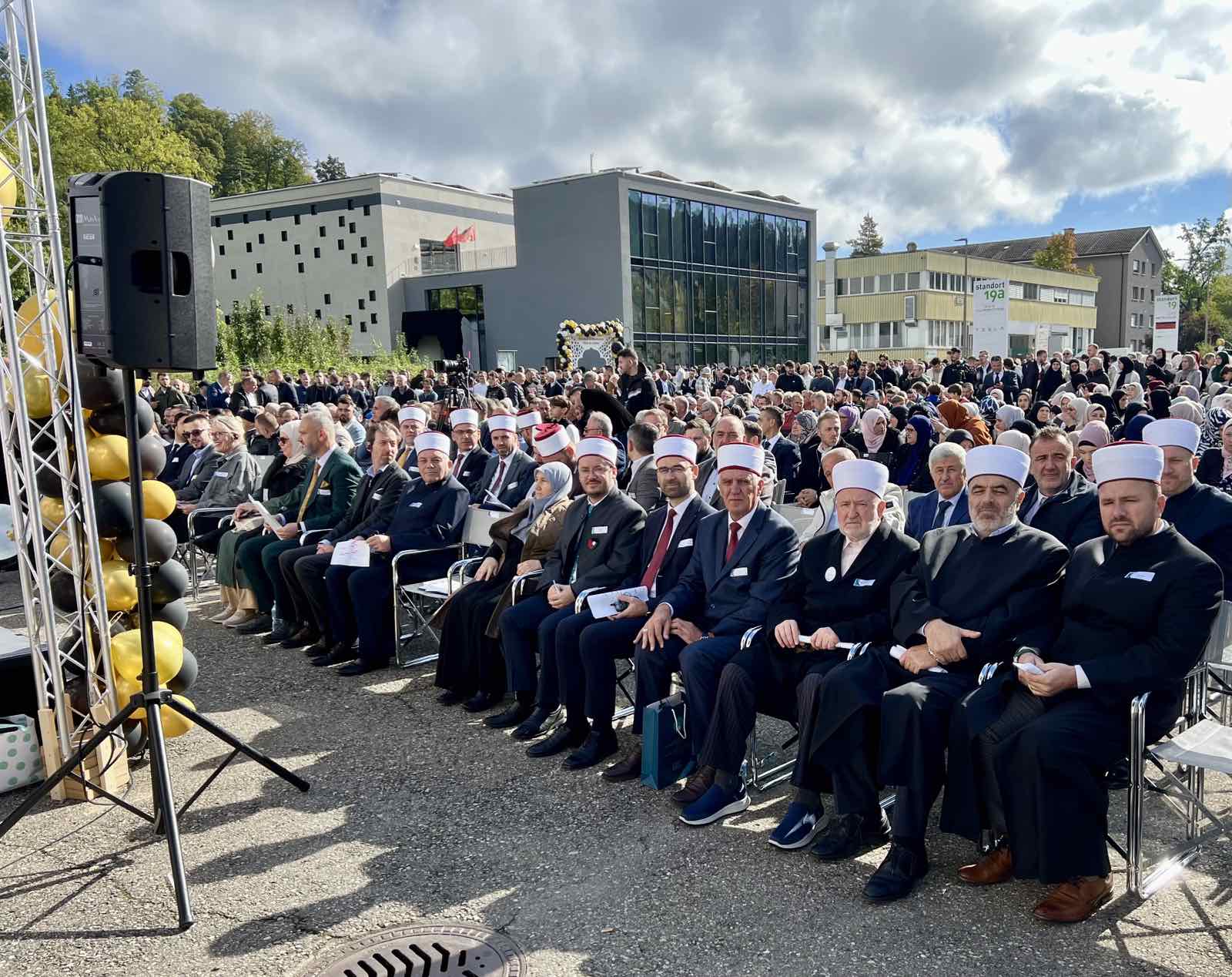 Përurohet një xhami shqiptare në Zvicër, pjesmarës edhe myftiu i  Kërçovës