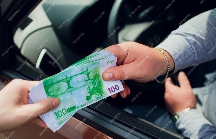 Tentoi ta korruptojë policin me 100 euro, arrestohet në kufi..