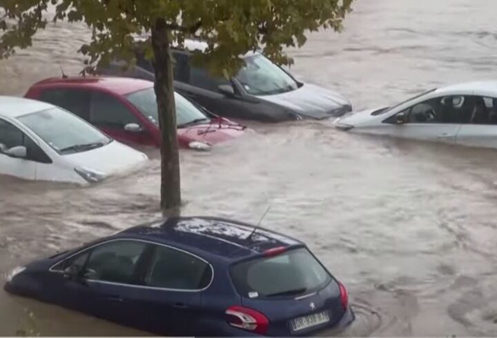 Mërgimtarja ofron 14 dhoma dhe ushqim për familjet në nevojë pas vërshimeve