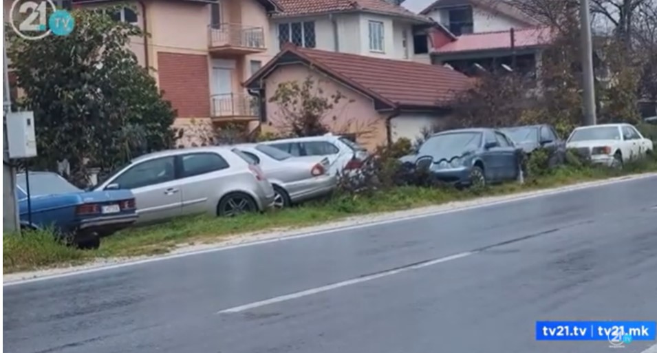 Kërçovë: Makina të braktisura dhe kaos trafiku – Rrezik për jetën dhe sigurinë rrugore..(VIDEO)