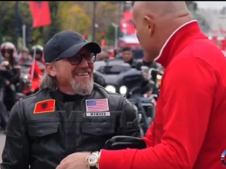 Blendi Fevziu në paradën e motoristave takon ministrin Limani (VIDEO)