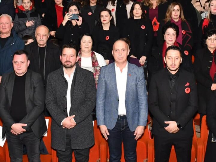 Myftiu i Kërçovës Qamil ef. Rushiti, merr pjesë në aktivitetin qendror për të shënuar 28 Nëntorin (FOTO)