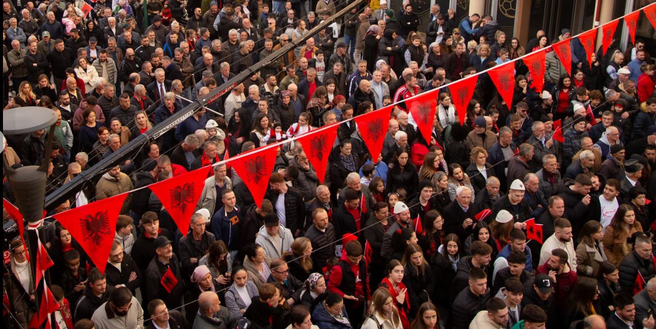 Festim madhështor i 28 nëntorit në Kërçovë..(FOTO)