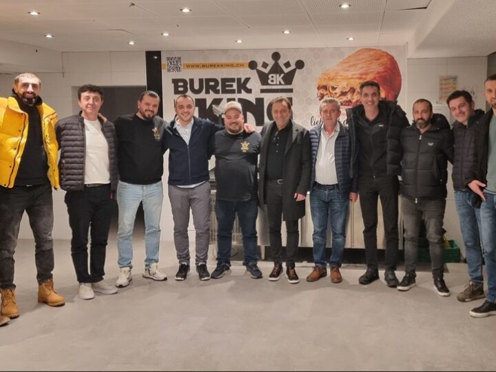 Shkdran Alili dhe Muhamed Sejdini vizituan qendën e Burek King.