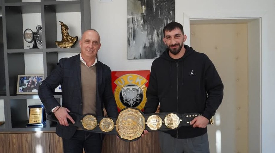 Kryetari  Fatmir Dehari priti ne Komunen e Kercoves  Florim Zendein kampionin evropian në MMA (FOTO)