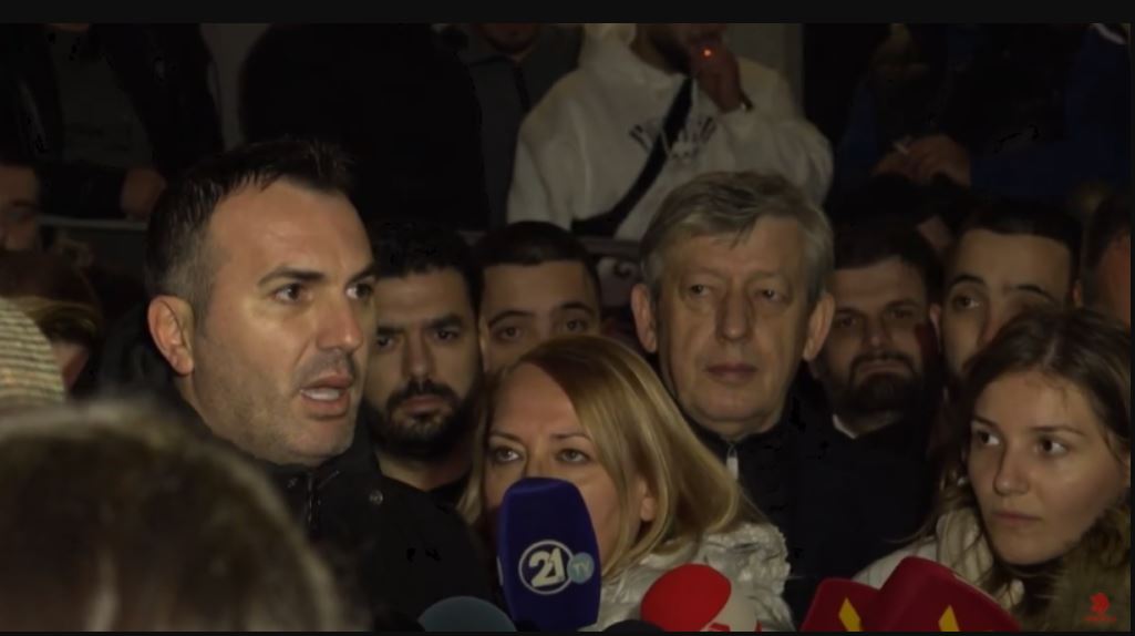 Njoni kurse t’thotë tenda, kishte thënë tenderi !