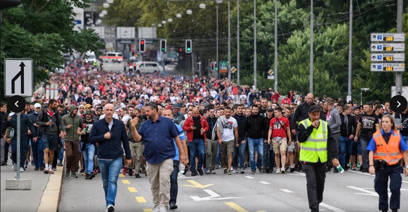 Zvicër: Tifozët serbë brohorasin në Bern “Kosova është Serbi”..!