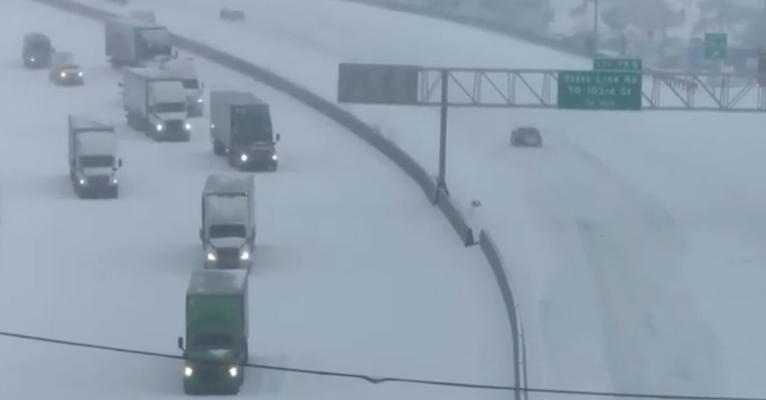 Shpallet gjendje e jashtëzakonshme në shumë shtete të Amerikës..! (VIDEO)