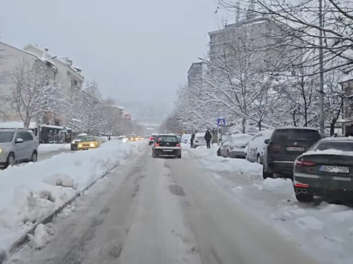 Ja si duket Kërçova me borë momentalisht..(VIDEO)