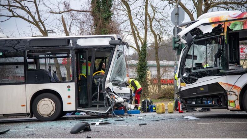 Përplasje mes dy autobusëve në Gjermani! Mbi 35 të plagosur..