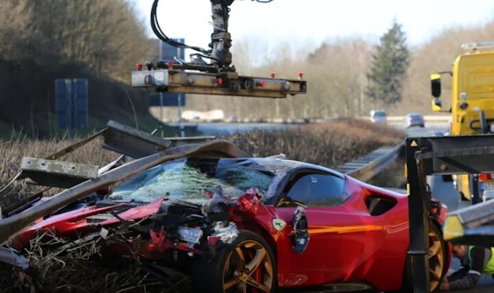 Bielefeld: Vetura e 440 mijë euro bëhet cop copë..!? (FOTO)