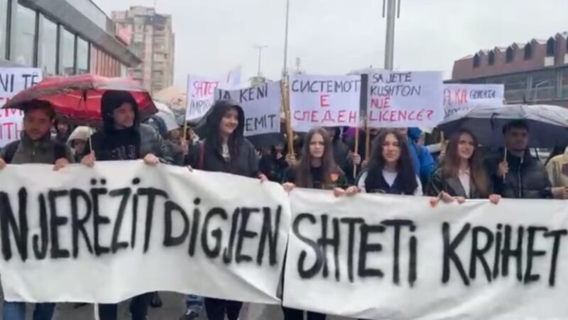 Tragjeditë në Maqedoni, nis protesta në Tetovë (LIVE-VIDEO)