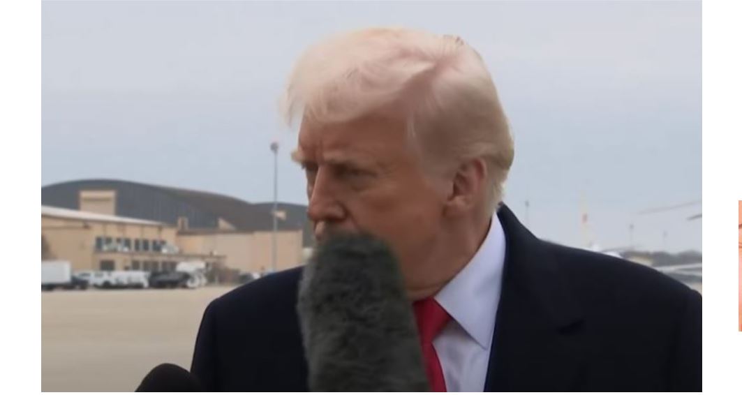 Trump goditet me mikrofon në fytyrë, shihni reagimin e tij..! (VIDEO)