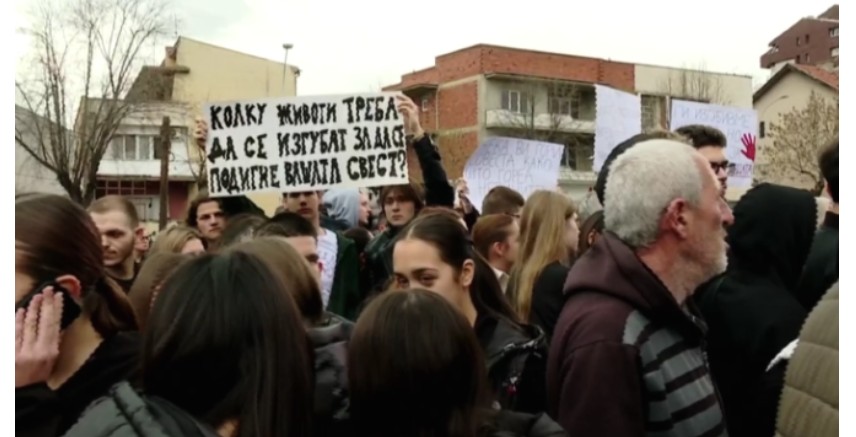 Tensionohet protesta në Koçan..! (VIDEO)