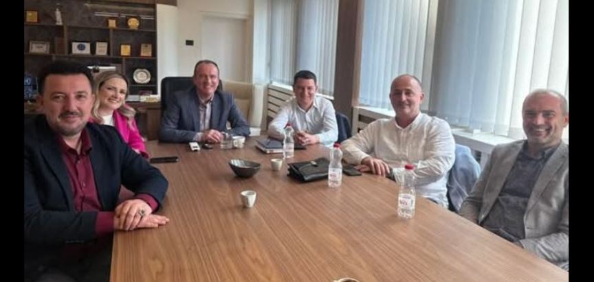 Simpatizanti nga Kërçova thirrje deputetëve të Taravarit