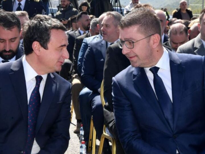 Mickoski pas takmit ke Kurtin: Kufiri duhet të jetë ura jonë e përbashkët që lidh njerëz, mundësi dhe ide ¨!