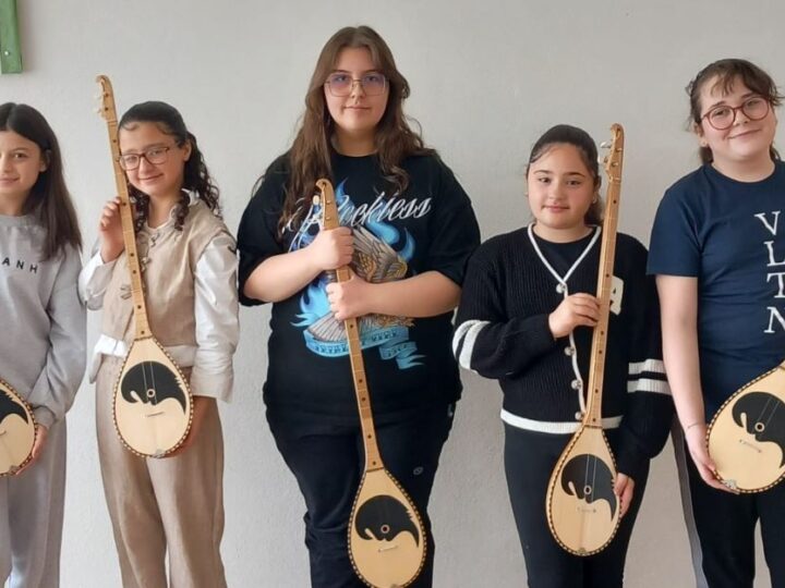 Dy shoqata Kërçovare nga Gjermania sigurojn çiftelia për nxënësit (FOTO)