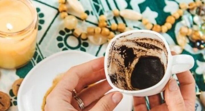 Ndodh dhe kjo ! 38-vjeçarja shqiptare ndahet nga bashkëshorti pasi “ChatGPT” i lexoi filxhanin e kafesë: Burri të tradhton..!?