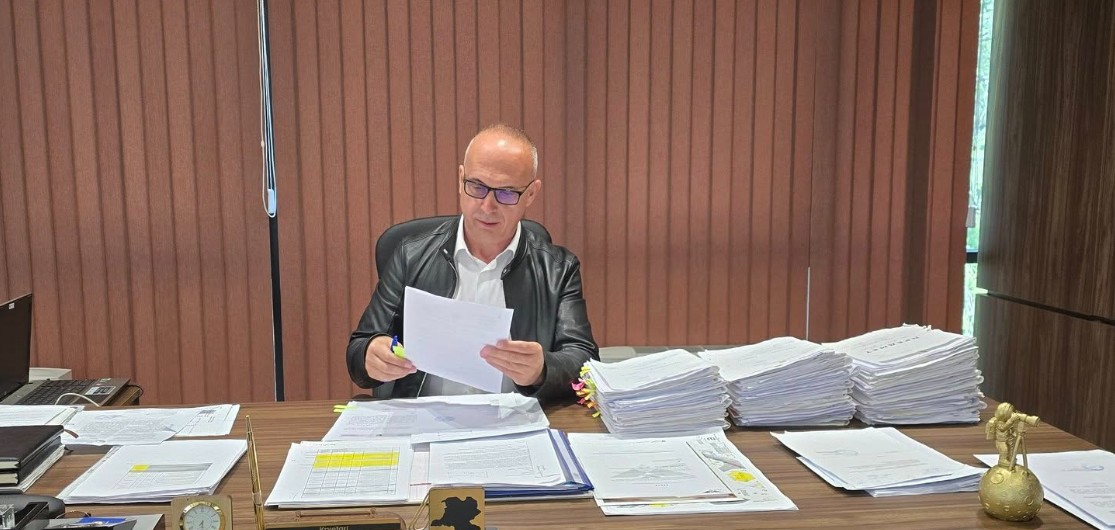 Pas vizitave ne Amerikë dhe Austri kryetari Fatmir Dehari nis me punën