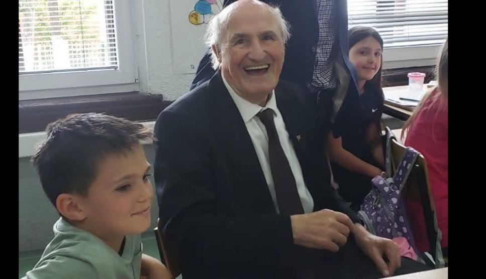 Vizita e Prof. Dr. Tahir Zajazit në Sh.F.K. “Gj. K. Skënderbeu” – Sërbicë