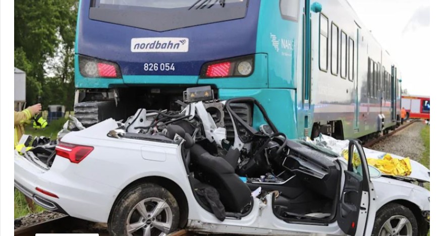Treni përplas makinën në Gjermani, humb jetën shoferi..!? (FOTO)