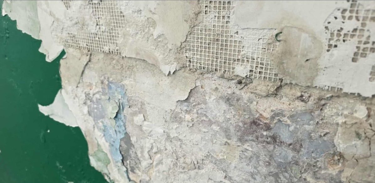 I renovuar para 6 muajsh Gjimazi i Kërçovës nis të shembet..!? (FOTO)