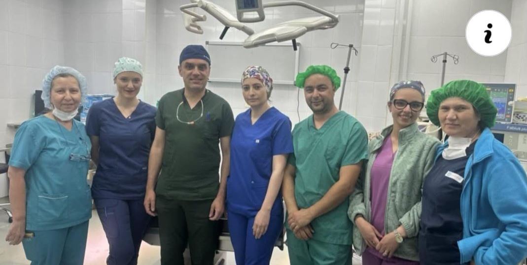 Kërçovari  Dr. Rezeart Dalipi udhëheq me sukses transplante të ndërlikuara të kockës në TOARILUC