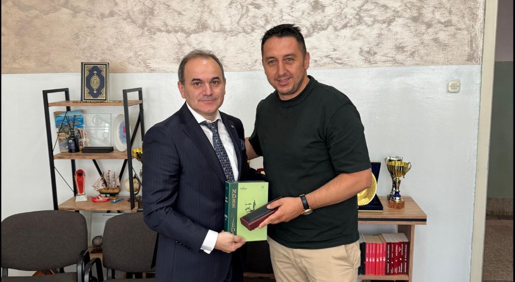 Zëvendësministri i Arsimit Lulzim Aliu vizitoi shkollën fillore “Sande Shterjoski” (FOTO)