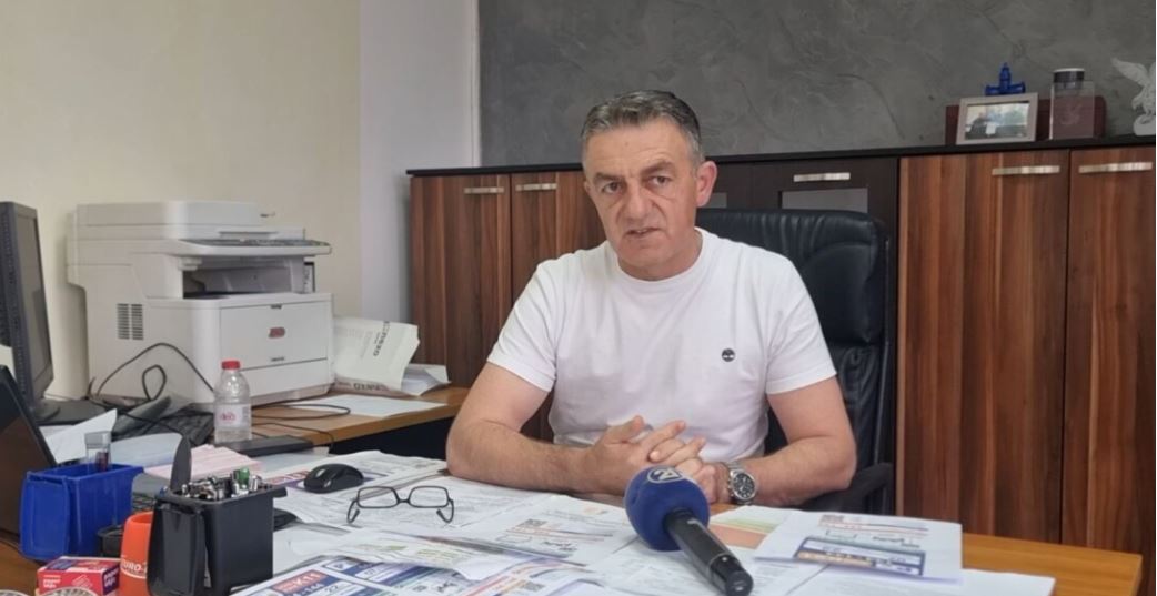 Hakmarrje politike apo shkelje ligjore? Drejtori i “Komunales” në Kërçovë reagon për padinë..!? (VIDEO)