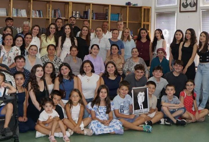 Trashëgimtarët e poetit Selim Adili, nderojnë rrënjët e trungut të tyre