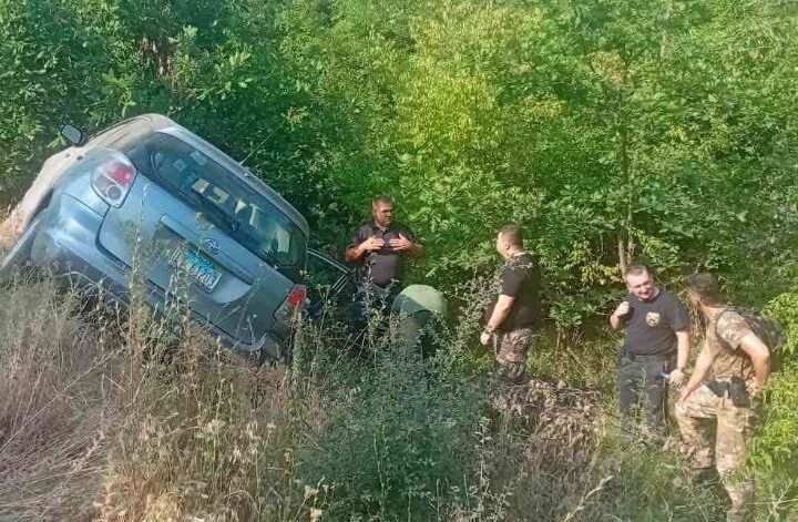 Qytetarë dhe forca policiore duke kërkuar Kërçovarin e humbur (FOTO)