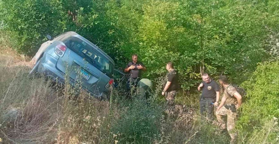 Qytetarë dhe forca policiore duke kërkuar Kërçovarin e humbur (FOTO)