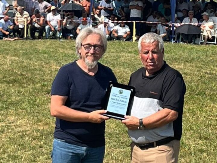 Ministri Fatmir Limani merr mirnjohje në Turneu e mundjes Garanë, “Uskana 2025”