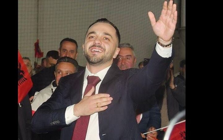 Tv Gurra: Shkodran Alili uron komunitetin Rom për Ditën Botërore të Gjuhës Rome (FOTO)