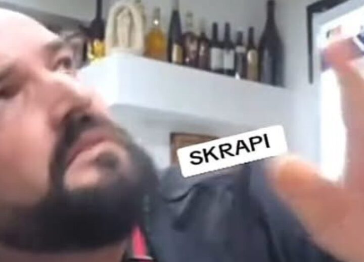 Rrihet ‘live’ personazhi i njohur shqiptar në TikTok! Detyrohet të kërkojë falje para kamerës (VIDEO)