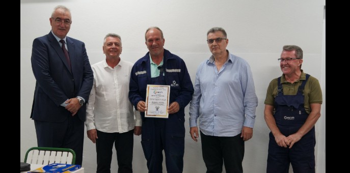 Zv/drejtori i EMV Rexhep Asani uron ditën e minatorëve (FOTO)