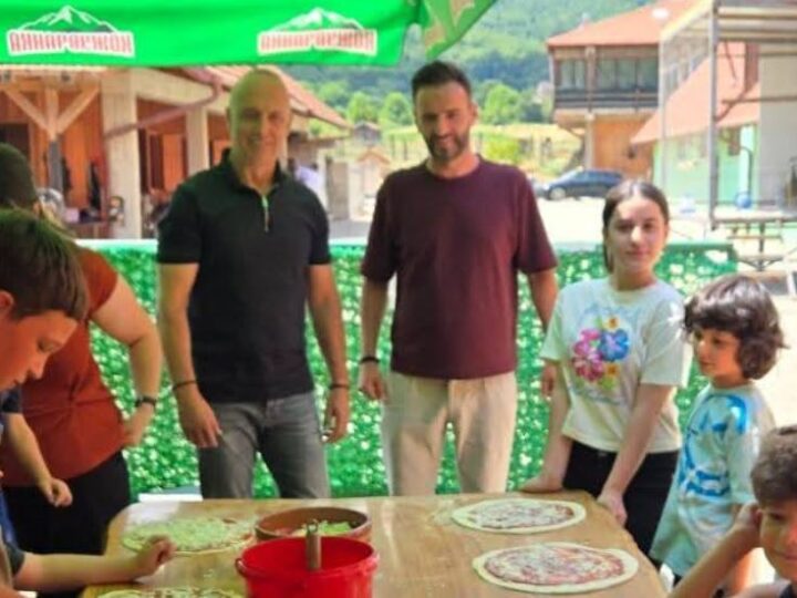 “Rrënjët tona flasin shqip”, në Swiss Ranch !